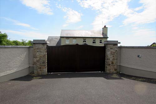 Swing gates