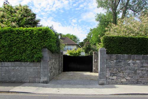 Swing gates