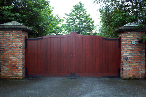 Swing gates