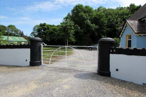 Swing gates